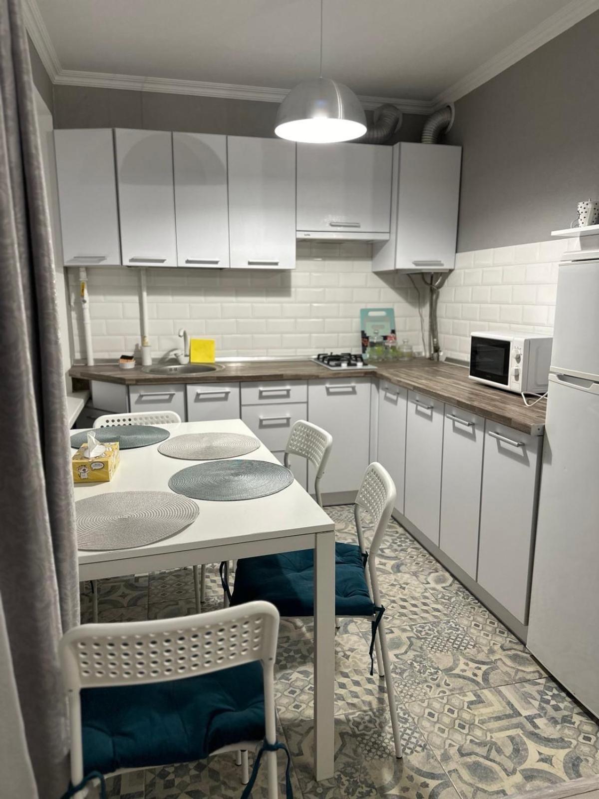 Sisters Apartment Shevchenko 切尔尼戈夫 外观 照片